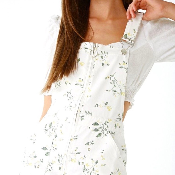 Forever 21 Dresses & Skirts - Forever 21 Overall Dress White Floral Print Size M